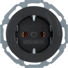 Розетка Berker R.classic з заземленням чорна 47452045