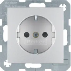 Розетка Berker S.1/B.3/B.7 з заземленням та захисними шторками алюміній 47231404