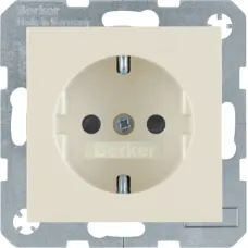 Розетка Berker S.1/B.3/B.7 з заземленням та захисними шторками біла 47238982